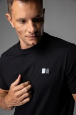 CAMISETA BÁSICA BORDADA - Imagem 2