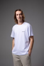 CAMISETA BÁSICA MASCULINA